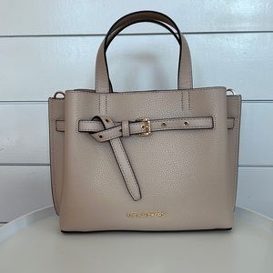 NWT MICHAEL KORS EMILIA SMALL LEATHER SATCHEL IN BUFF